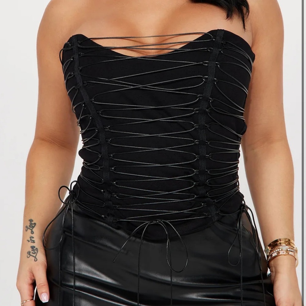 Fashion Nova Black Lace-Up Crop Top